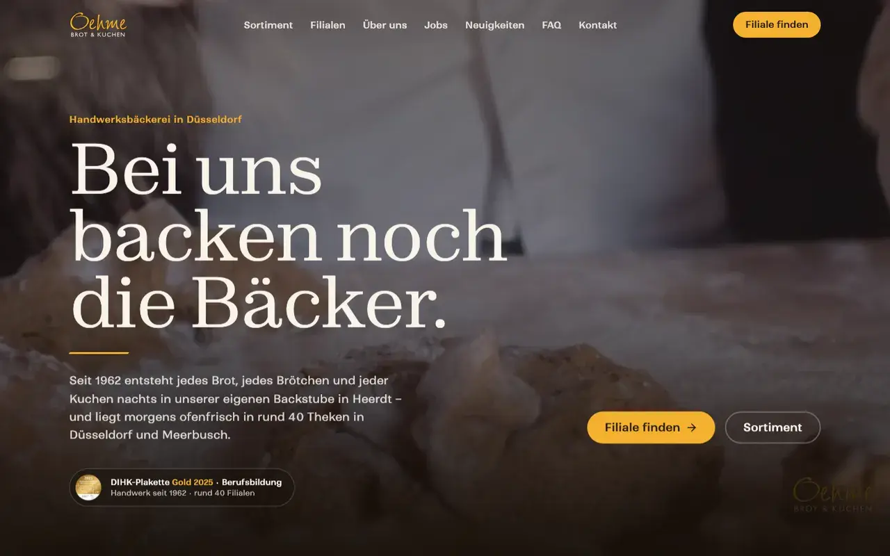 Warmer, handwerklicher Auftritt für eine Bäckerei-Filialkette